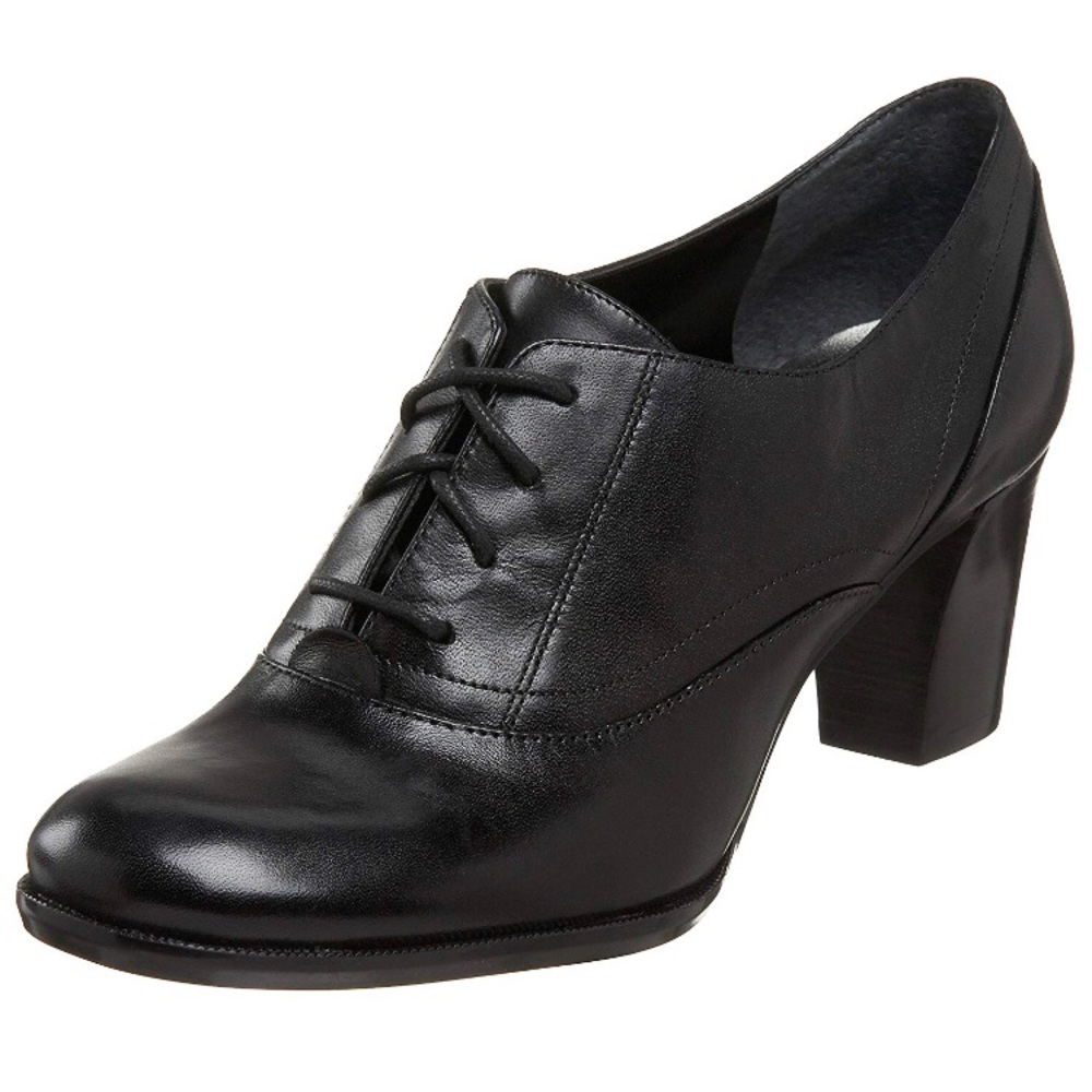 Bandolino Oxford Heel